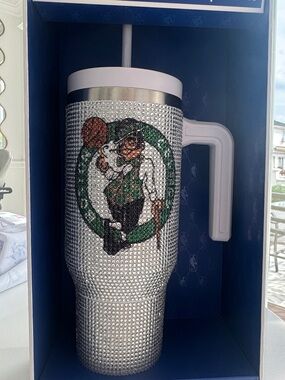 Brand New * limited edition * NBA Boston Celtics Rhinestone Hydrapeak Tumbler